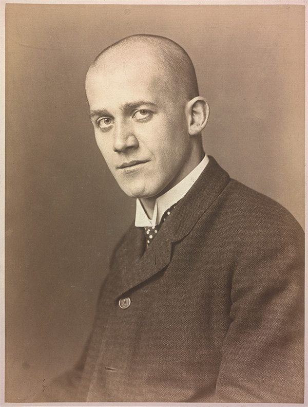 Toller Erfolg! 2 Oskar Kokoschka mit kahlrasiertem Kopf