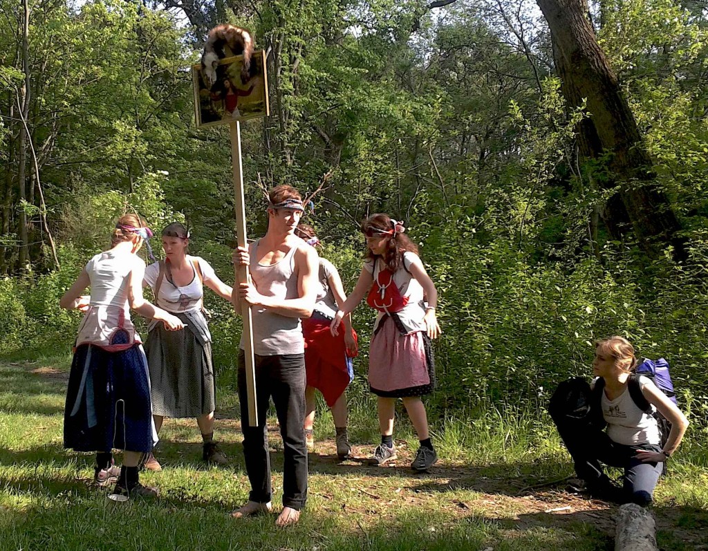 Die Rabtaldrindln mit "Ministrant" bei der "Wallfahrt mit Erscheinung" im Prater (Foto: Michael Preiner)