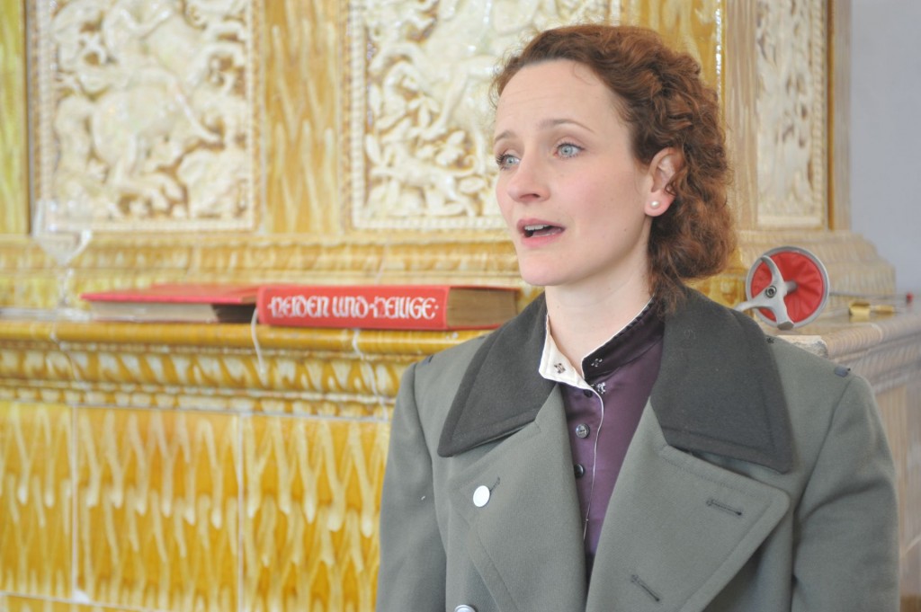 Lisa Wildman spielt die Gräfin Dotzky im Thalhof Reichenau (Foto: Fritz Novopacky)