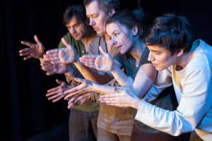 Im Himmel der Mond – auf der Welt die Musik 2 Gregory Caers inszeniert mit dem Gripsensemble " Adams Welt "  Voarbfoto (c) David Baltzer