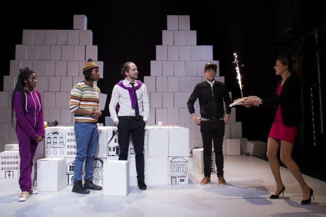 Schwarzweißlila im Dschungel Wien (c) Ani Antonova