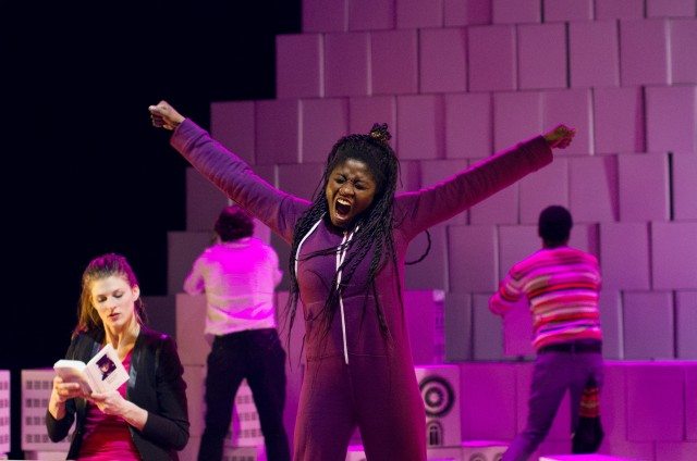 Schwarzweißlila im Dschungel Wien (c) Ani Antonova