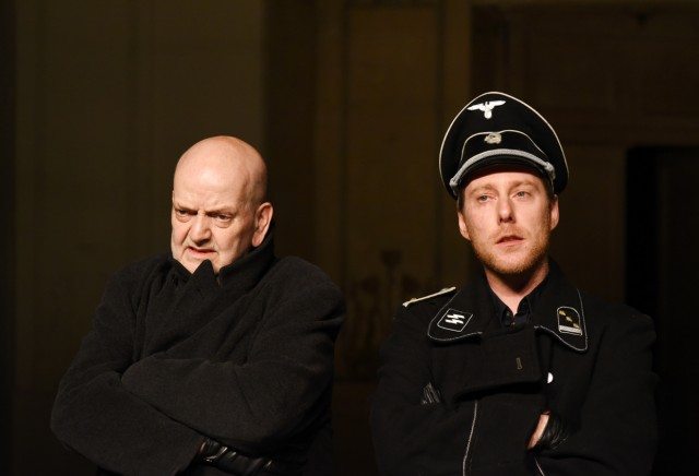 Dunkelstein Hamakom (c) Nick Mangafas