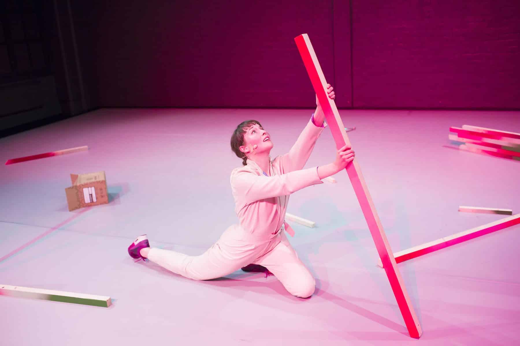Dunkle Geschichten und abstrakte Lust 2  Sonja Jokiniemi_ Hmm (c) Timo Wright