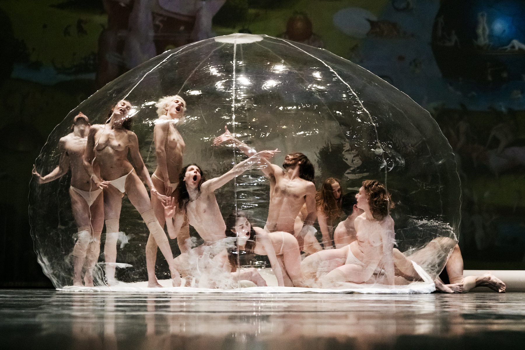 Himmel, Hölle und Paradies 3 Cie. Marie Chouinard (CA) HIERONYMUS BOSCH: THE GARDEN OF EARTHLY DELIGHTS/ Dancers : Leon Kupferschmid, Carol Prieur, Morgane Le Tiec, Valeria Galluccio, Paige Culley, Sacha Ouellette-Deguire, Megan Walbaum, Scott McCabe, Lucy M. May, Sébastien Cossette-Masse © Photo : Nicolas Ruel