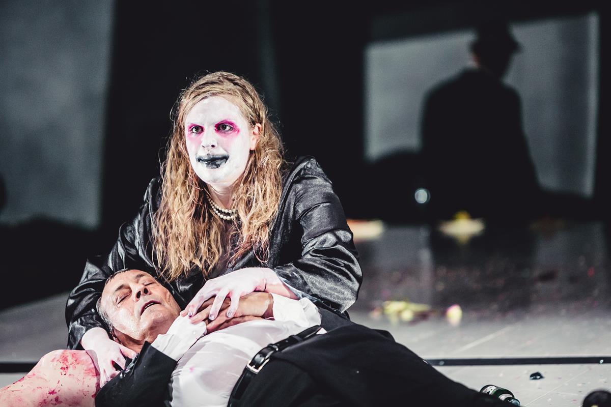 Mit Geschrei, Hurra und Bösartigkeit in den Untergang 7 Das-Narrenschiff-von-Katherine-Anne-Porter-Regie-Dušan-David-Pařízek © www.lupispuma.com / Volkstheater