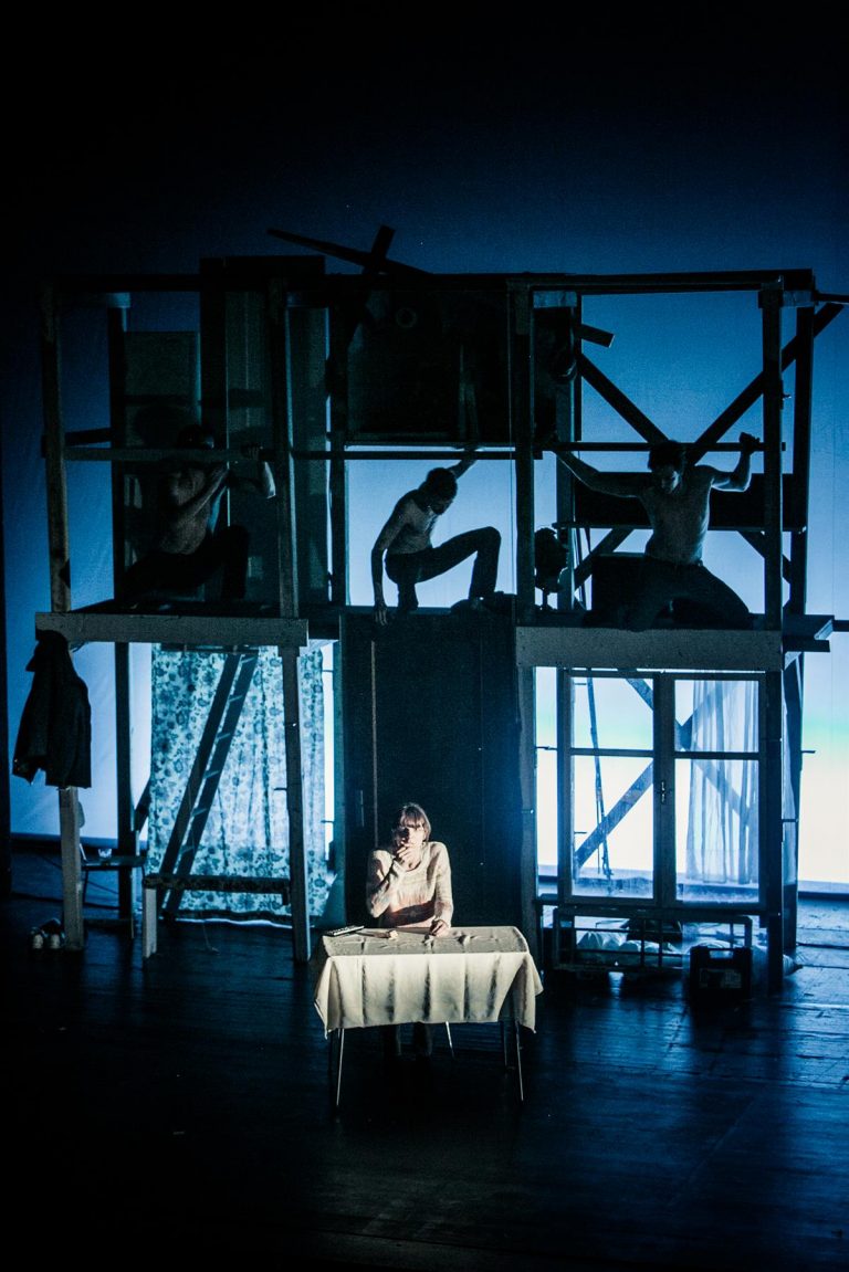 Bittere Pillen in eleganter Verpackung 2 niemandsland-von-yael-ronen-und-ensemble © www.lupispuma.com / Schauspielhaus Graz