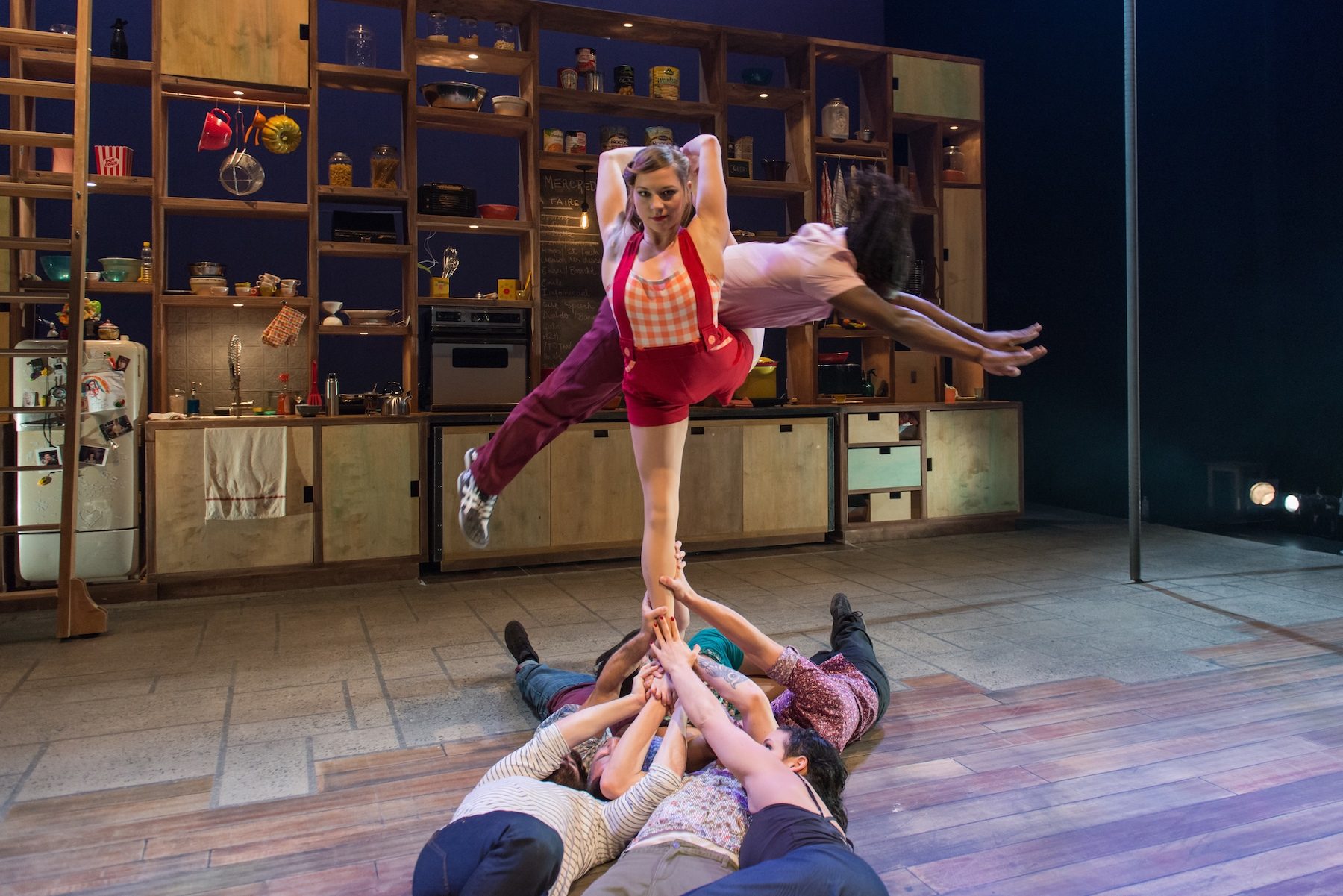 Präzise wie ein Uhrwerk mit sieben Fingern 1 Les 7 doigts de la main (c) Alexandre Galliez