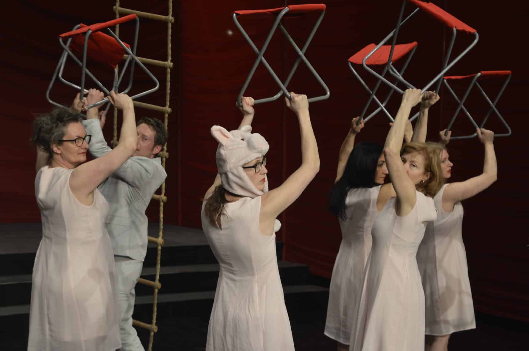 Pressefoto JEDER GEGEN JEDEN aktionstheater ensemble c Gerhard Breitwieser 4