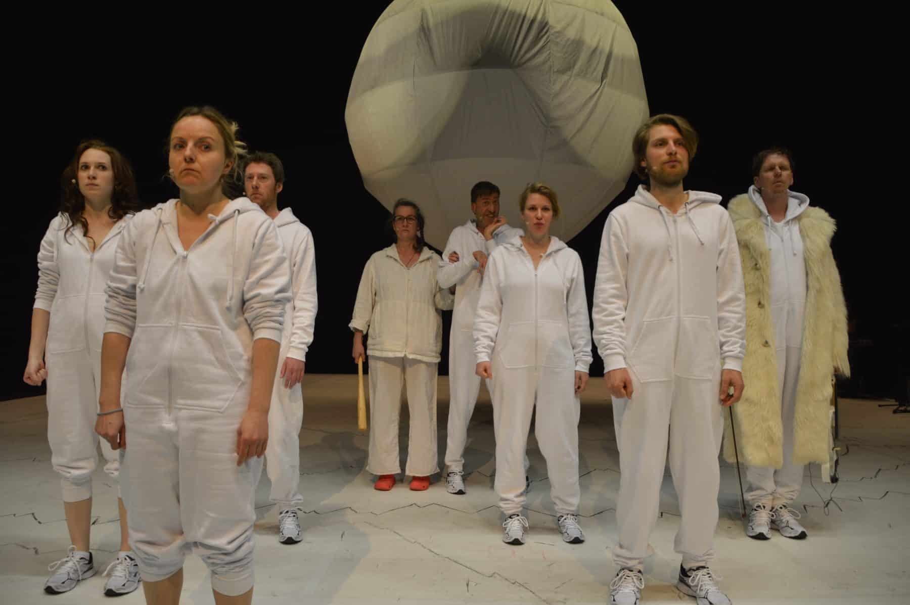 RIOT DANCER c Gerhard Breitwieser 1