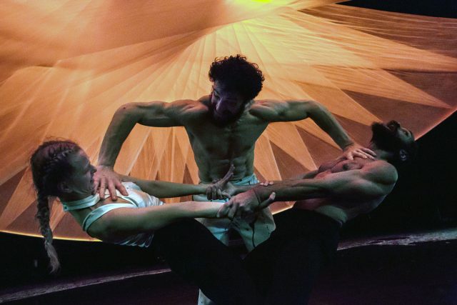 17 UltimaVez MockumentaryofaContemporarySaviour c DannyWillems 10