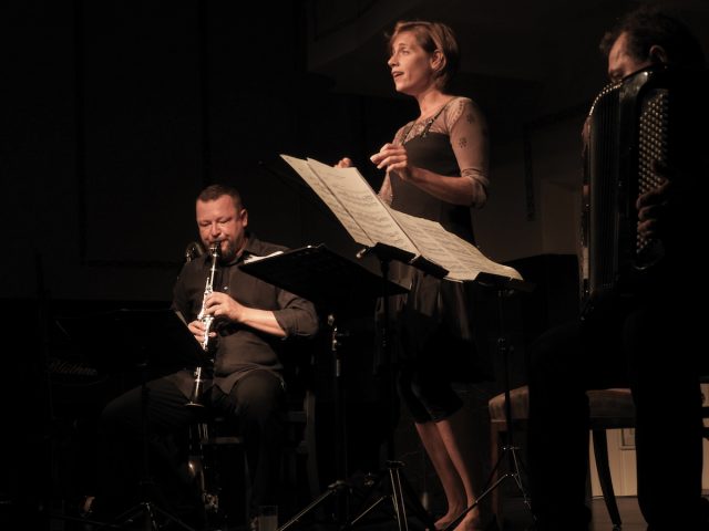 Die ganze Welt zwischen i und o 2 3 Palmisano Klezmer f ECN v PIA 6781