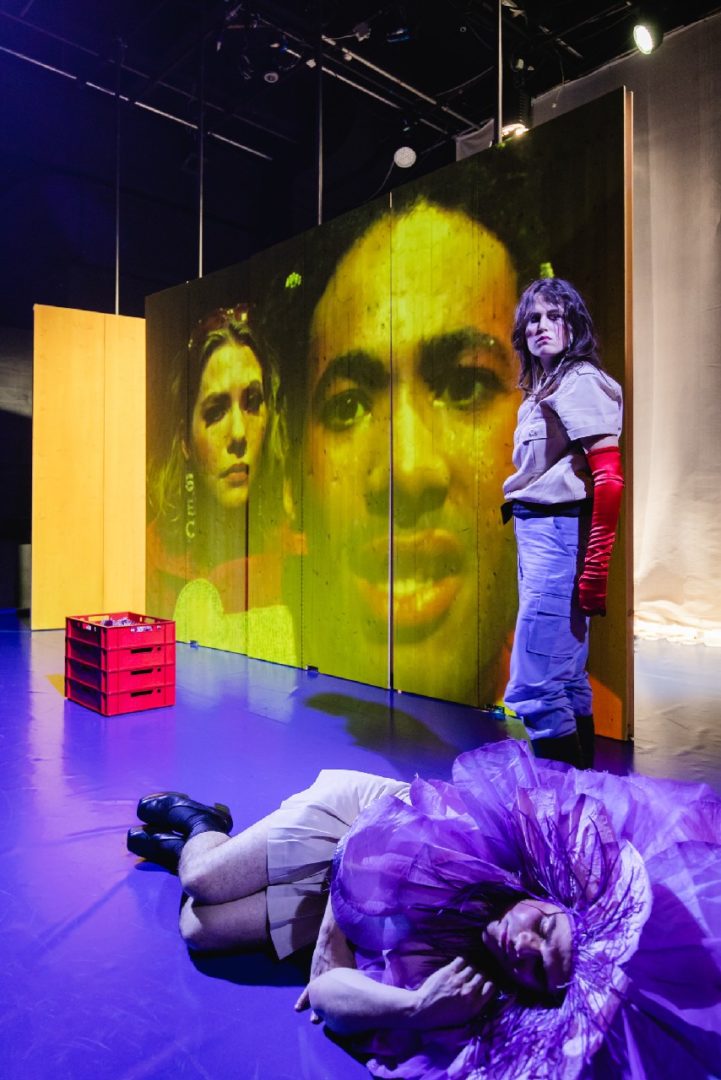 die leiden der jungen waerter ensemble c lex karelly 099